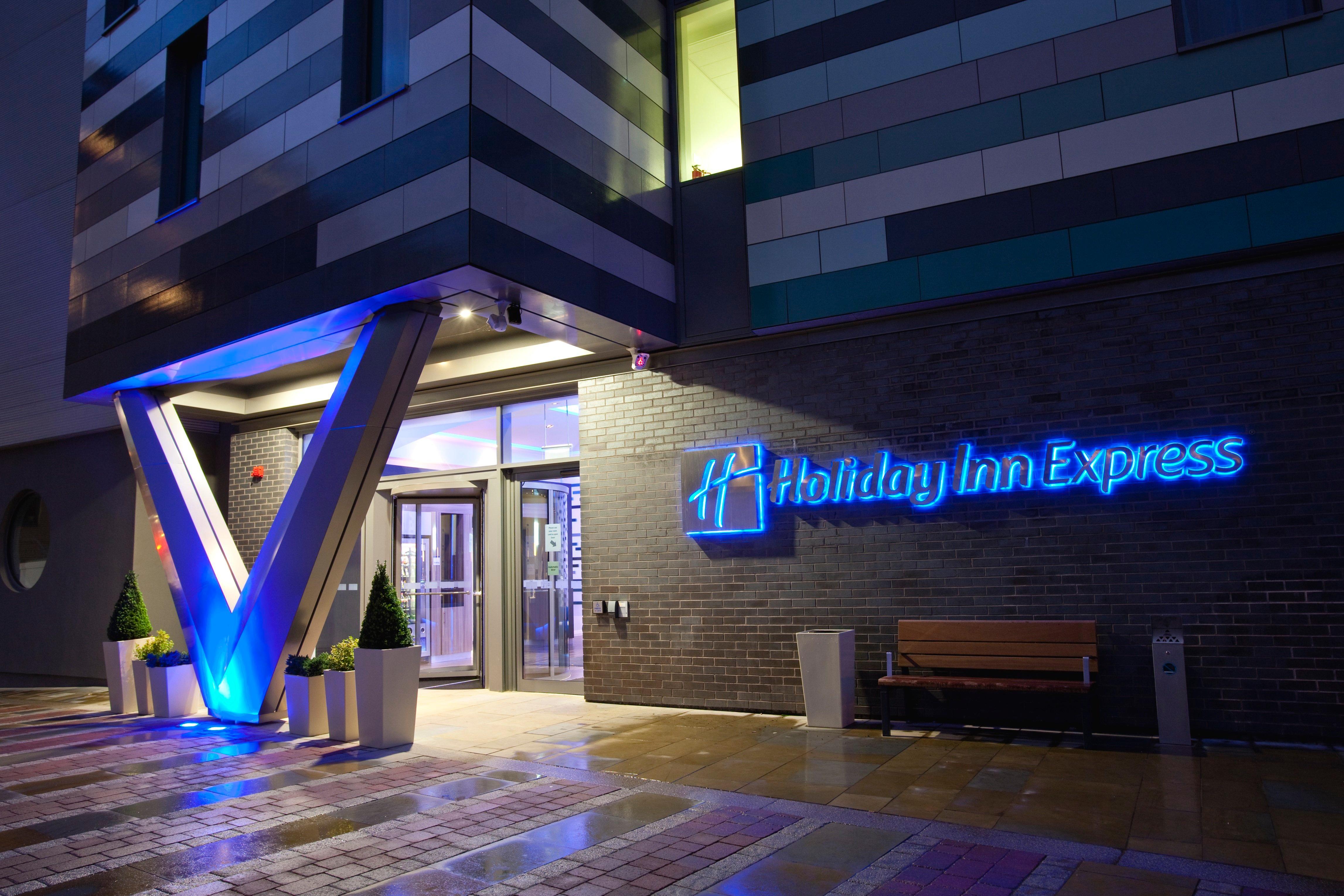 Holiday Inn Express Manchester City Centre Arena, An Ihg Hotel Exterior photo